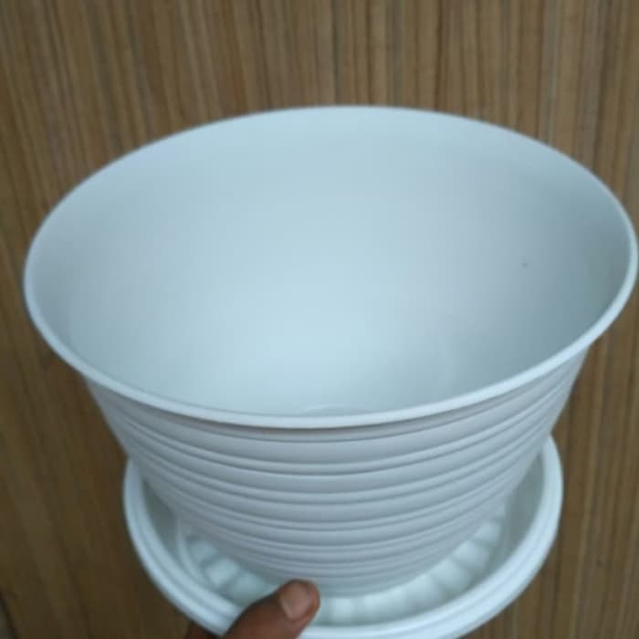 Pot tanaman hias (Tawon ukuran 24) Pot bunga dengan piringan taktakan