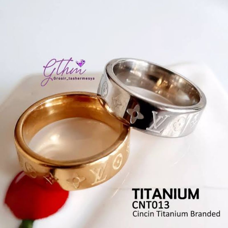 cincin titanium couple / motif LV termurah