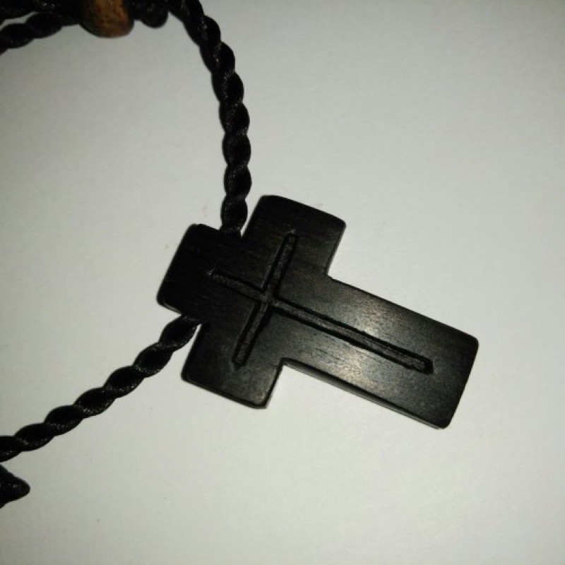 Kalung Salib Ukir Tangan - Kayu langka Macassar Black Ebony