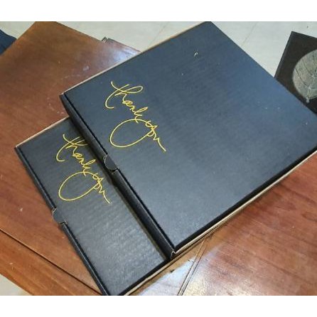 

Kardus Box 23x23x4 cm LD Kardus /Karton/Polos/Pizza/Hampers/Baju