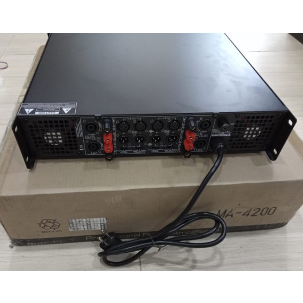 POWER AMPLIFIER MEGAVOX MA 4200 - 4 CANEL - MA4200 4 CANNEL