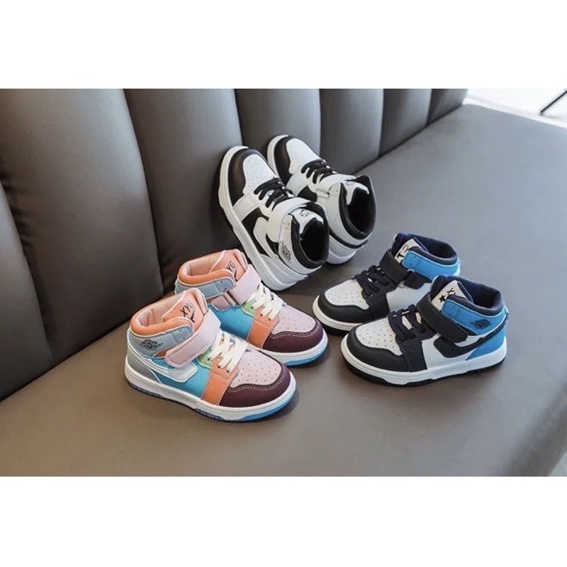 (Kiddiwear) Sepatu sneakers  anak MBK01