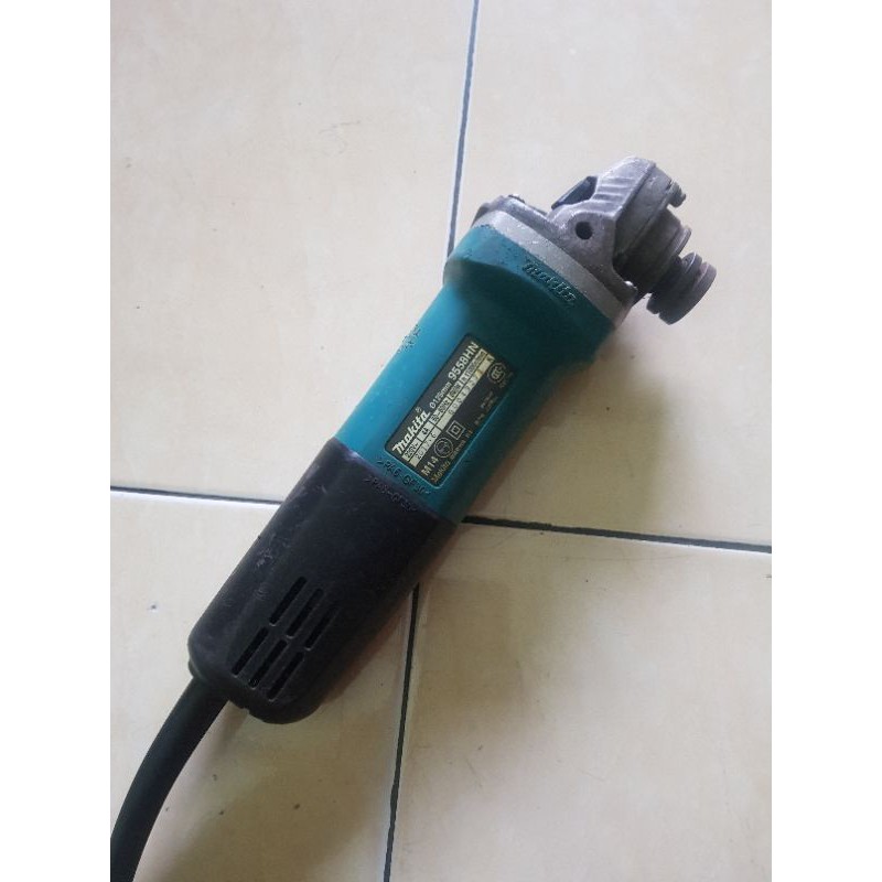 MESIN GERINDA MAKITA 9558HN KONDISI SECOND HIDUP NORMAL ORIGINAL