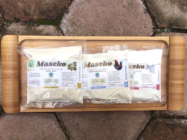 

Maseko Kaldu Jamur Kaldu Sapi Kaldu Ayam Kampung Non MSG Refill 100gr Lingkar Organik