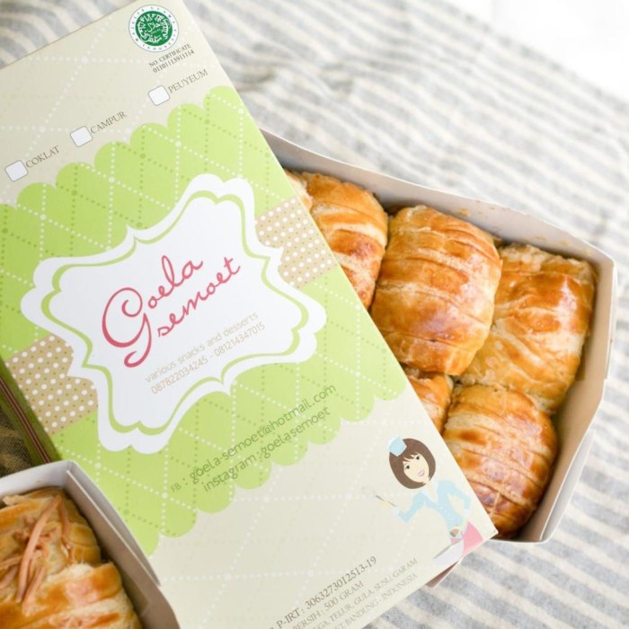 

TERBARU READY JAKARTA 17 JUL 2022 - PISANG BOLEN MOLEN GOELA SEMOET - 10 COKELAT