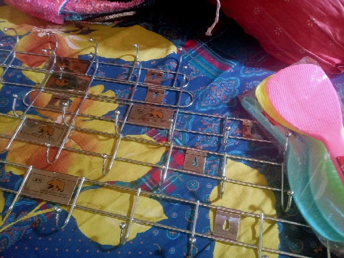 Kastok Capstok Kapstock Gantungan Baju Isi 6 Kait