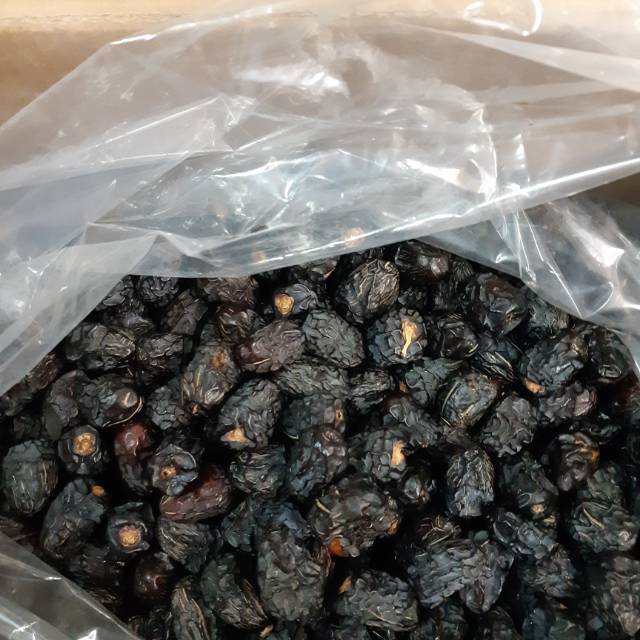 

Kurma ajwa ukuran 1 kg kurma nabi