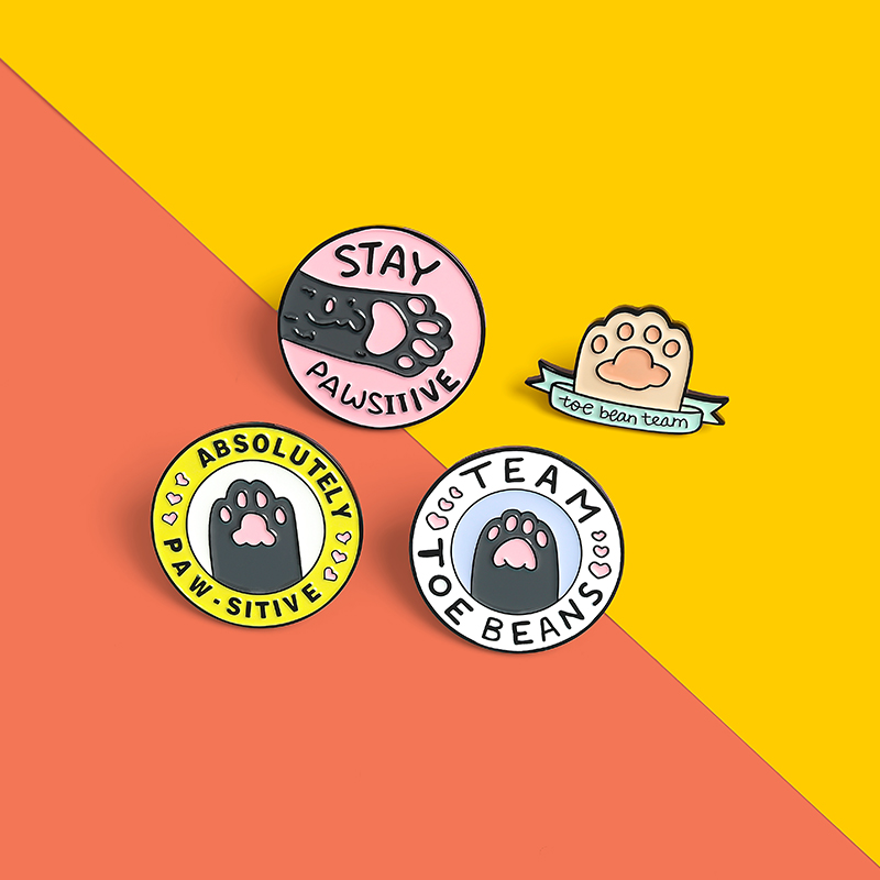 Bros Pin Enamel Desain Cakar Kucing Untuk Kerah Kemeja / Tas