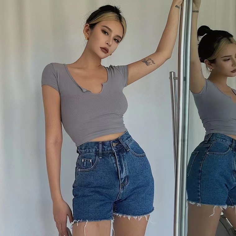 【LIVIAHOME】V-Neck Short Sleeve Ribbed Crop Top 7281