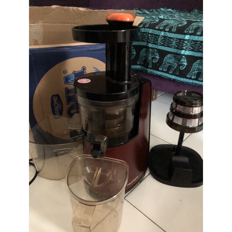 PRELOVED Blender Juice Hurom HG ebe11  Original Korea Slow Juicer