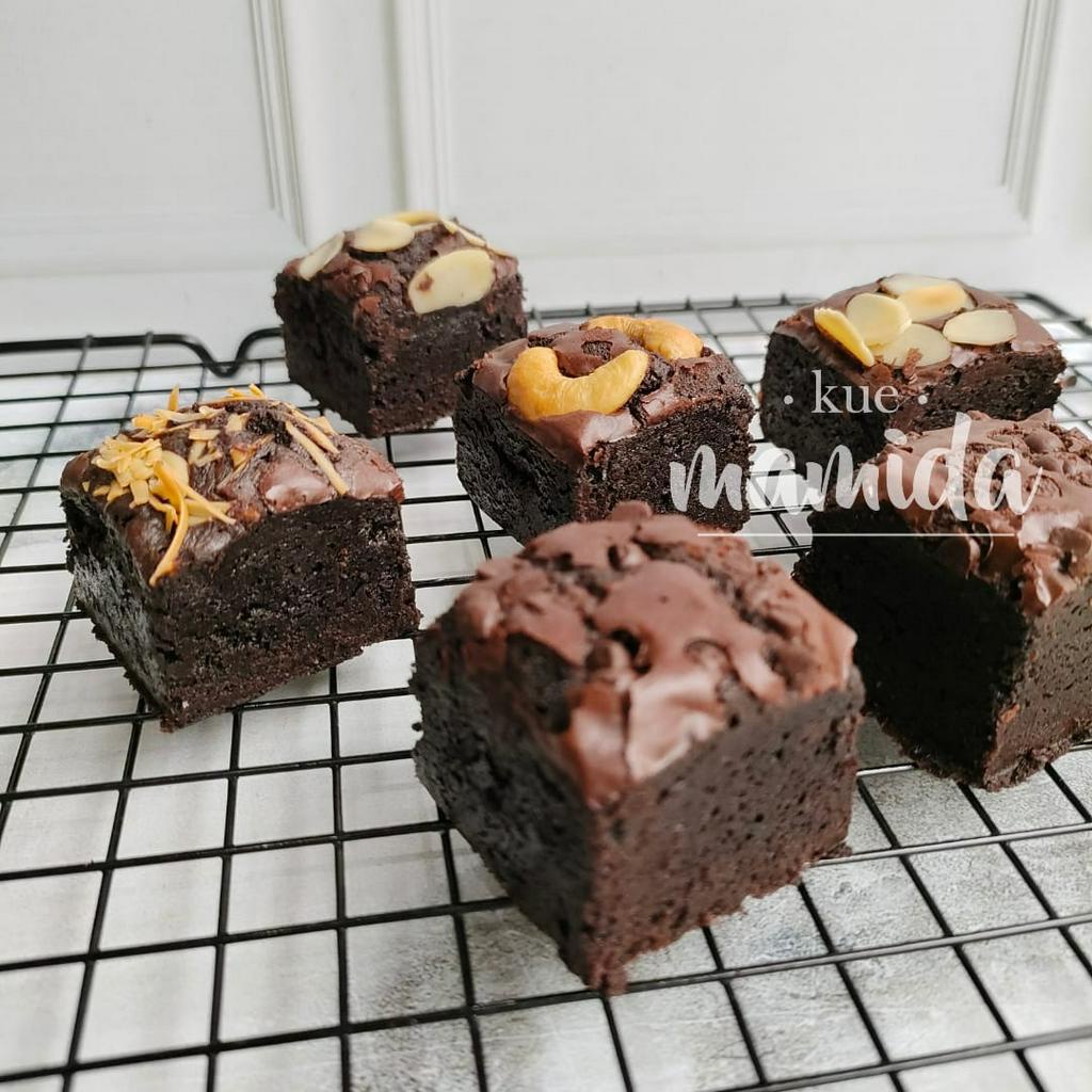 

Fudgy Brownies by Kue Mamida