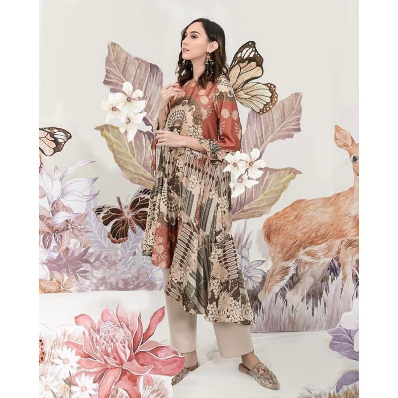 Allegra Tunik Sunset  size S Wearing Klamby