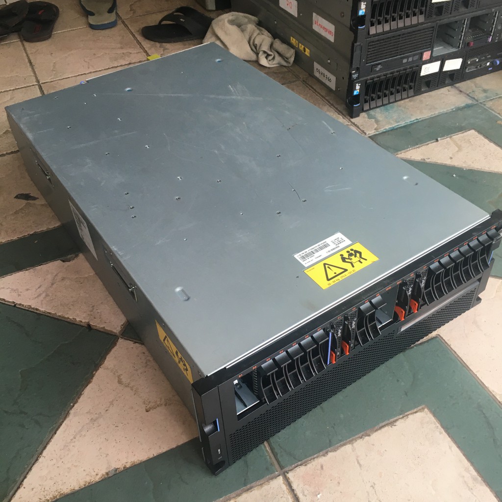 IBM FC 5802 SAS Disk Drive Enclosure Normal