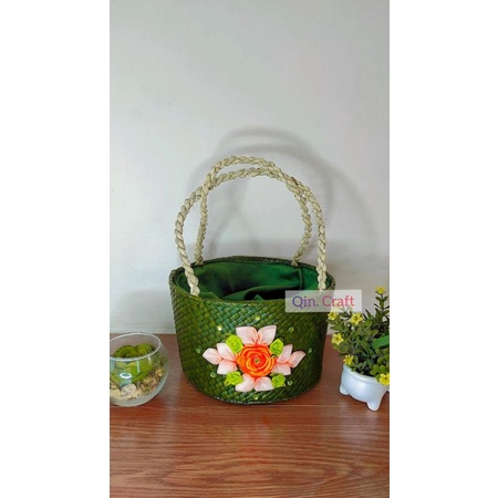 

Tas hampers EMBER 1 TOPLES BUNGA ROSE tas anyaman pandan parcel lebaran imlek natal goodiebag souvenir