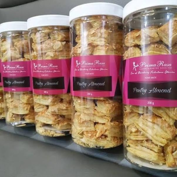 

Modern.. PASTRY ALMOND PRIMA RASA BANDUNG / KUE BOLEN BROWNIES PRIMARASA KARTIKA SARI