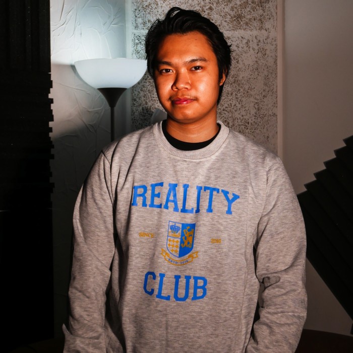 Reality Club - Campus Sweater - M