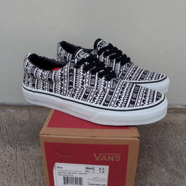vans era aztec