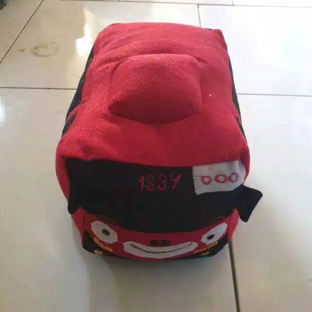 Sepasang boneka bus dan bola