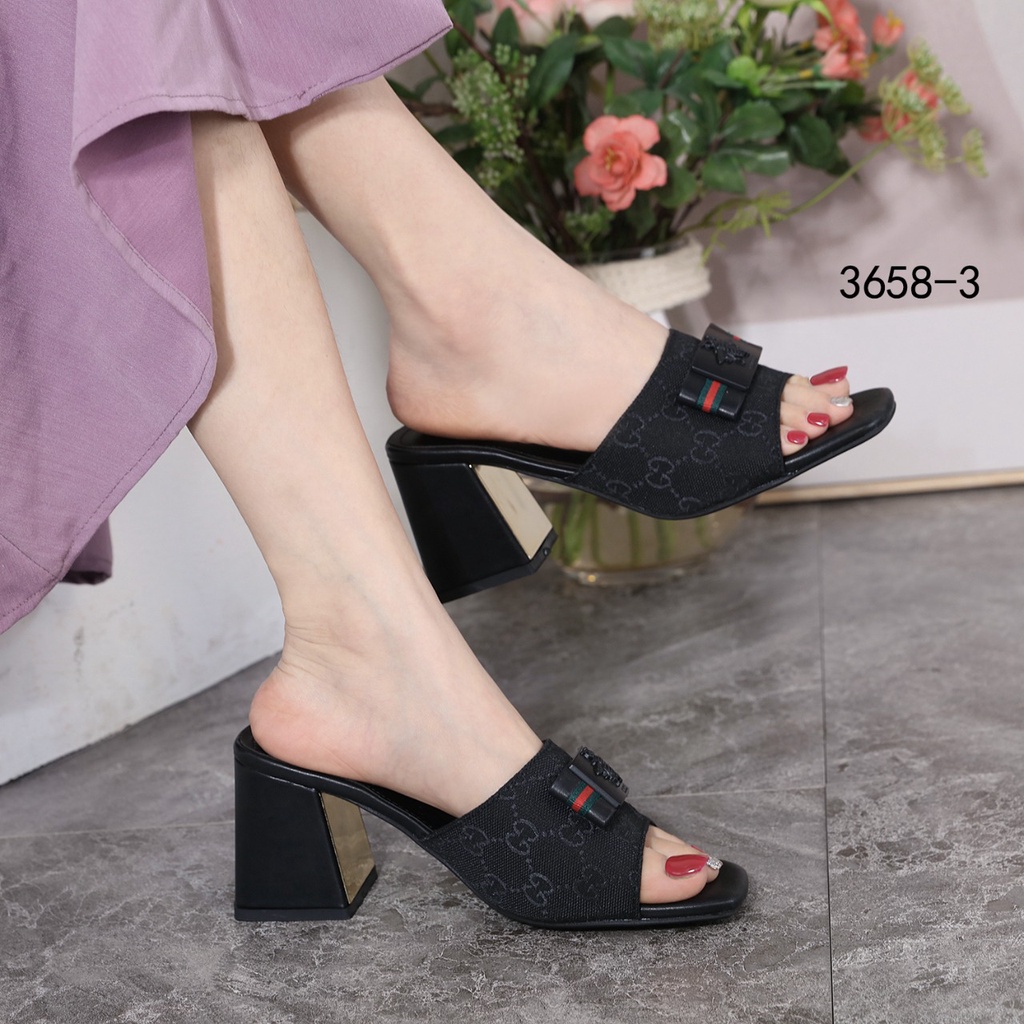 GC GG Canvas Bee-Logo Block Heel Sandals 3658-3