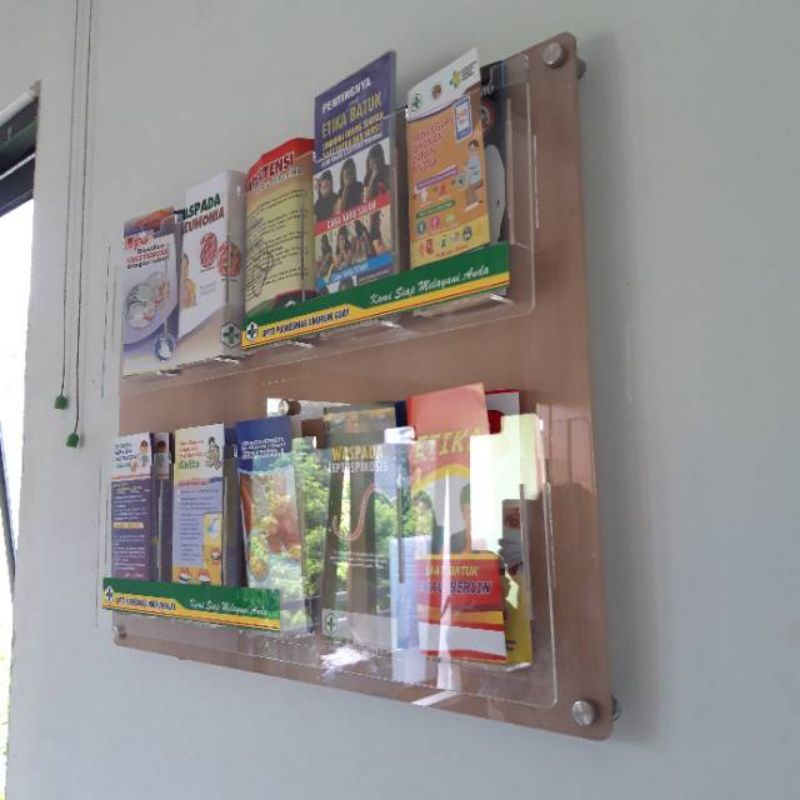 

Akrilik Tempat Leaflet / Flyer Ukuran Besar