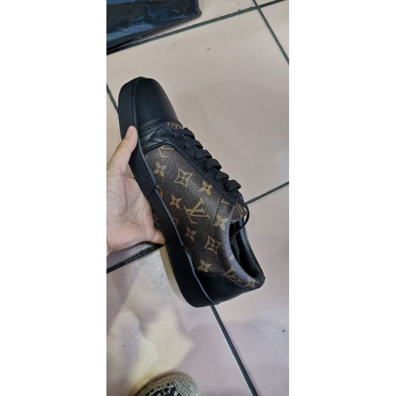 sepatu lv sneaker mirror quality lou is vuitton