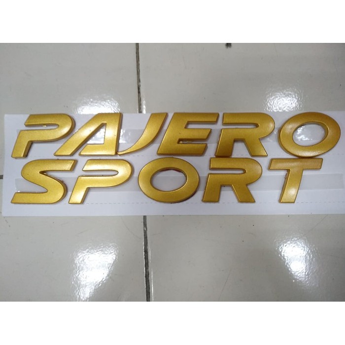 Emblem Hood moulding PAJERO SPORT buat All New Pajero / Emblem Pajero