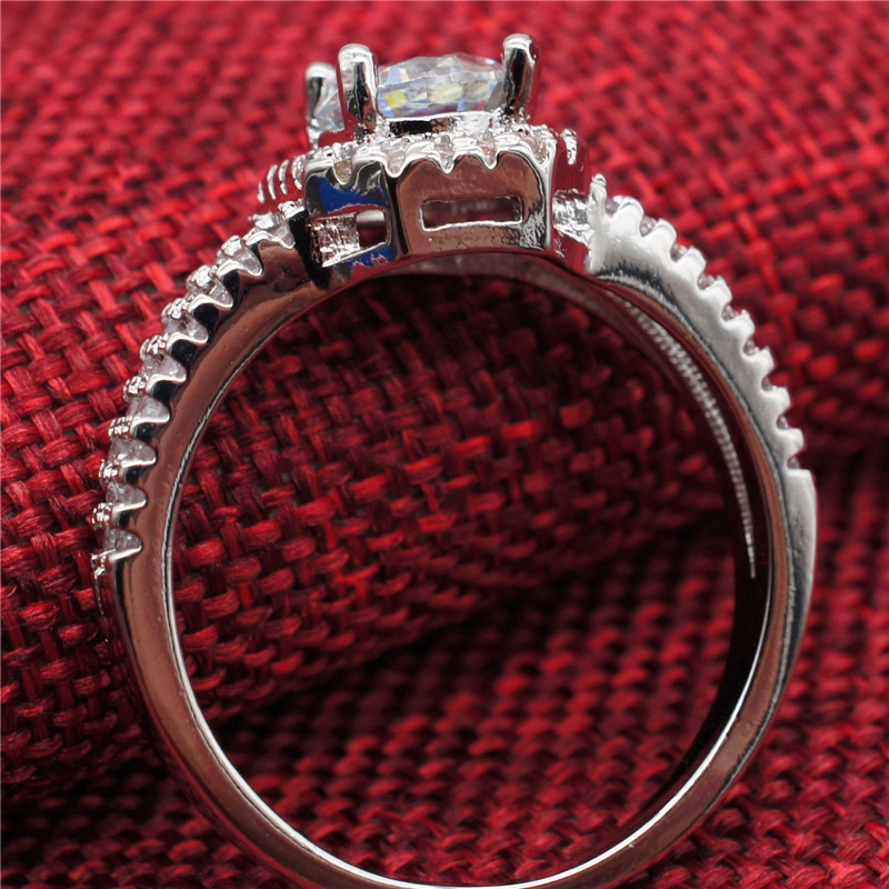 Cincin Perak Mewah Bertatahkan Berlian Perhiasan