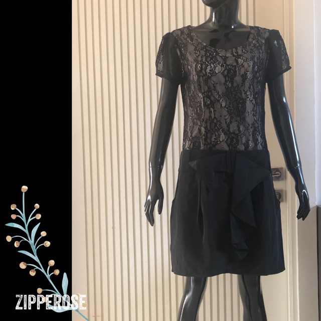 ROBERTO C. Black Lace Bow Dress - Dress brokat lengan puff dengan aksen pita #0165