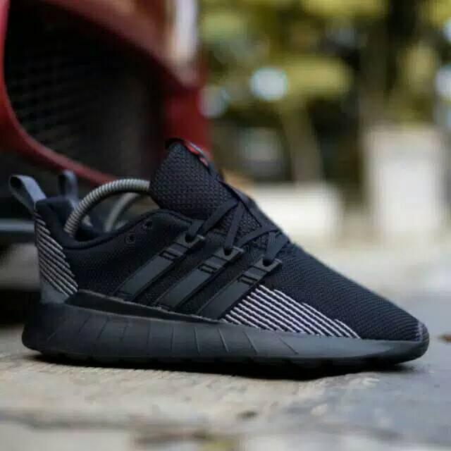 Sepat sneakers Adidas Questar Flow full black
