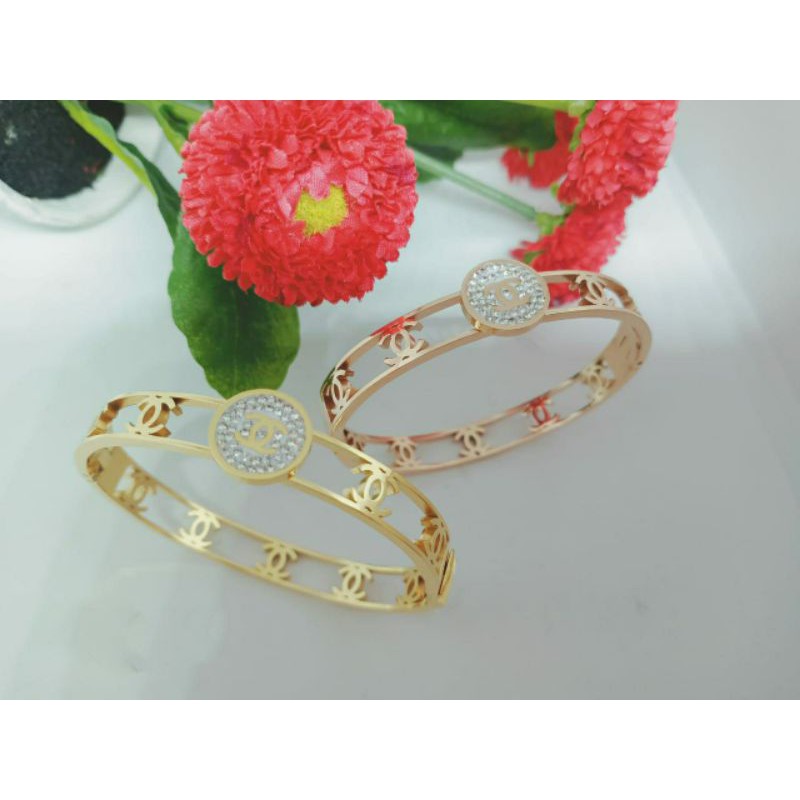 Fourfashion Gelang Titanium Bangle motif Tengah Bulat Chennel kekinian