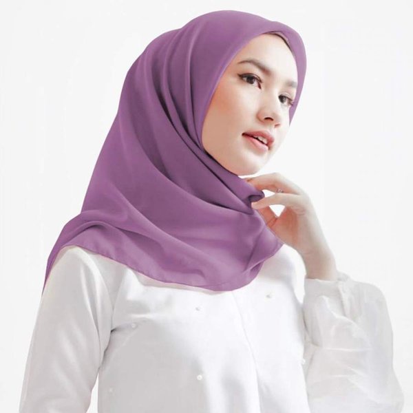 HIJAB BELLA SQUARE JAHIT TEPI / SEGIEMPAT BELLA SQUARE POLYCOTTON