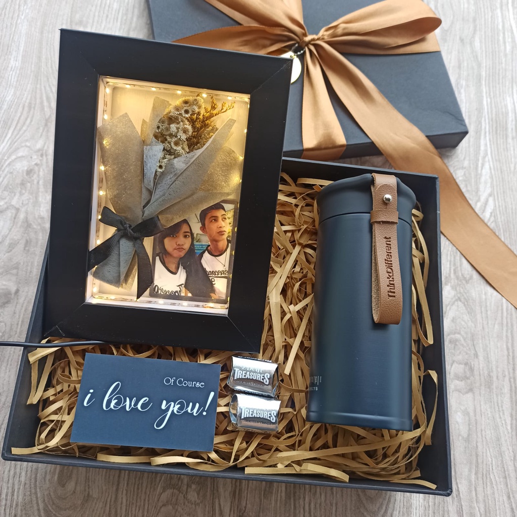 

Bliss Box Framing Dove ( Hampers / Gift Box / Kado UlTah / Kado Wisuda / Kado Anniversary )