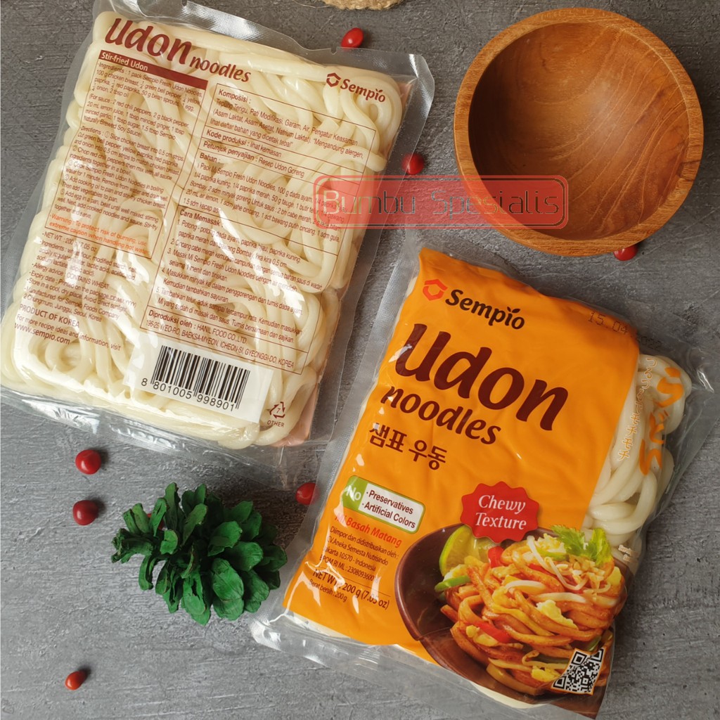 Udon Noodles- Mi Udon basah 200 gr Sempio  / Mie besar 200gr