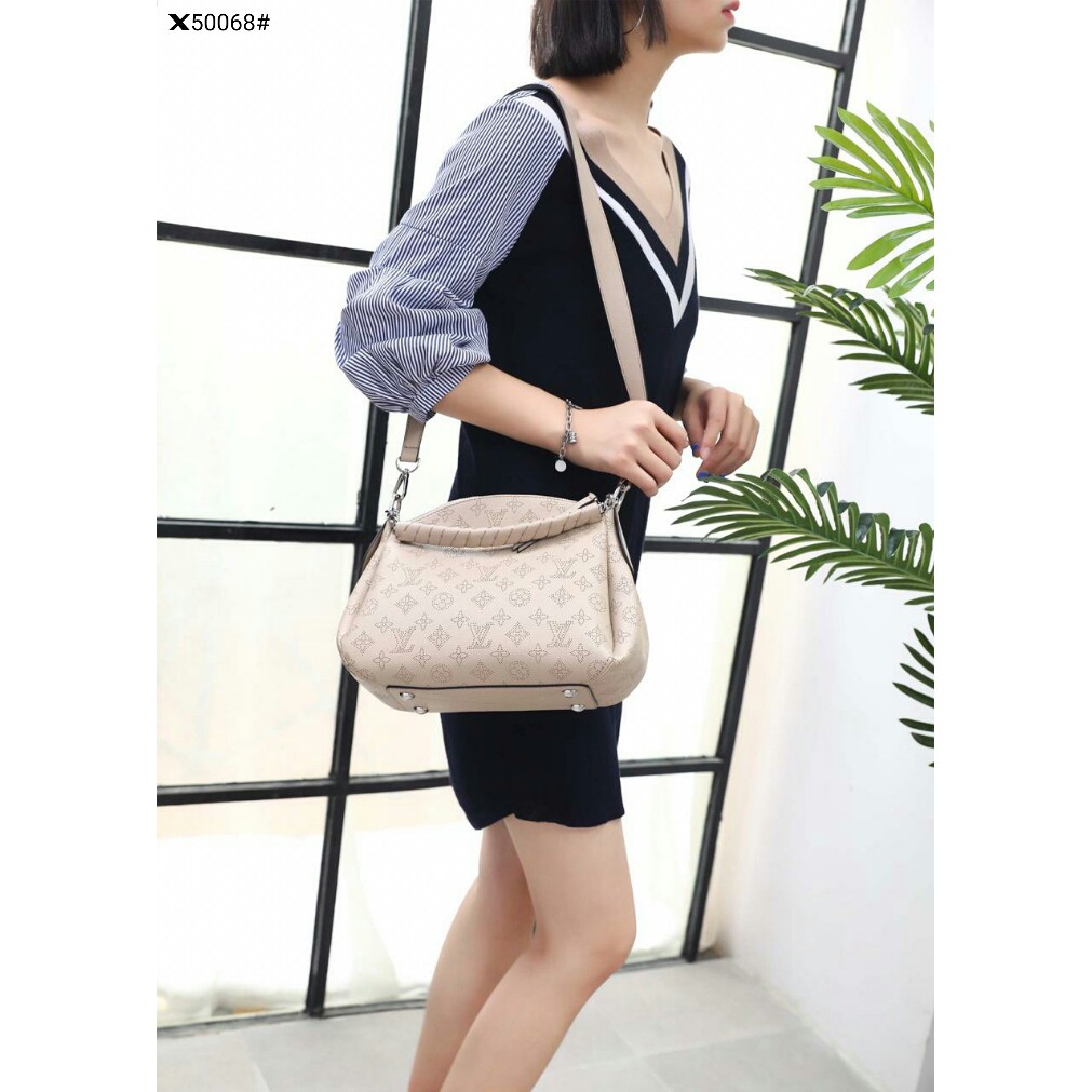 High Premium LV Louis Vuitton Babylone Chain Mahina Bag X50068