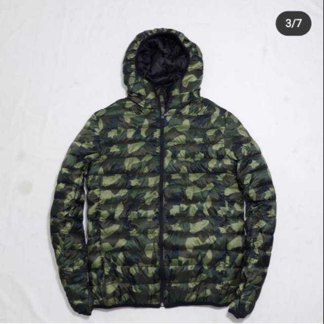 Pull n bear puffer jacket camo original
