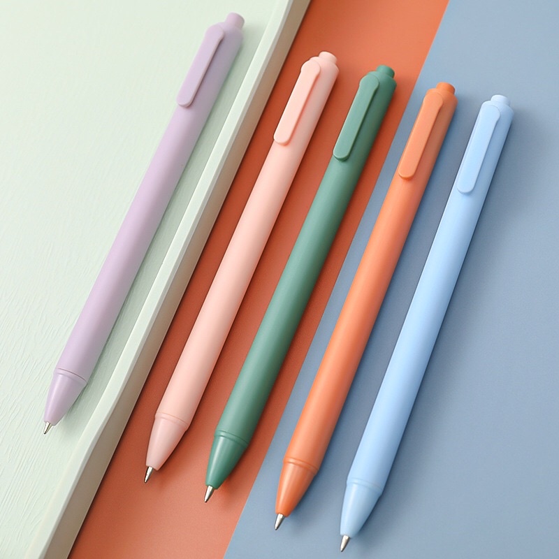 Pulpen hitam warna pastel warna warni