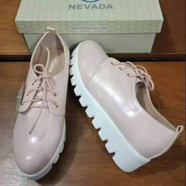 Sepatu Nevada preloved