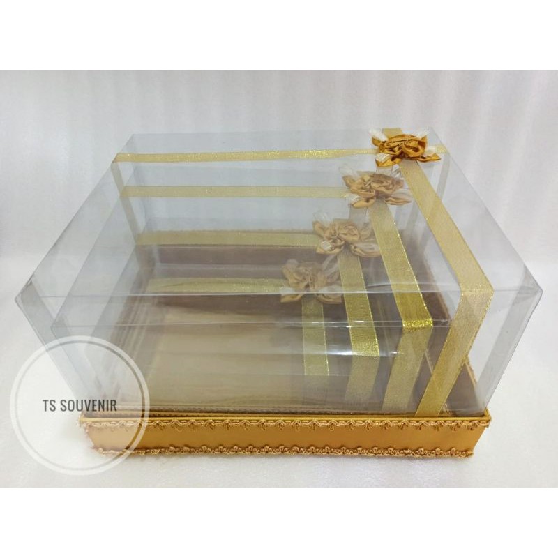 

Kotak hantaran / kotak seserahan / box seserahan full mika model list satu set warna gold prodak dari fdri-store