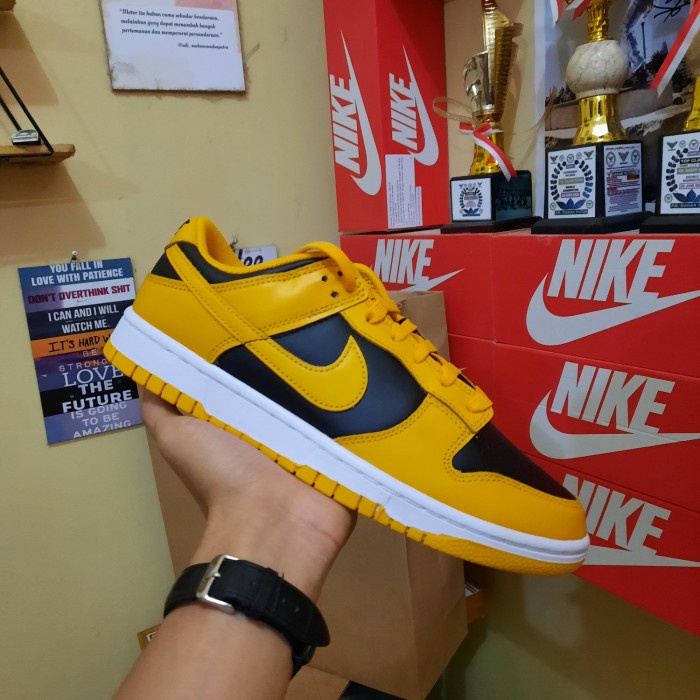 goldenrod sb dunk