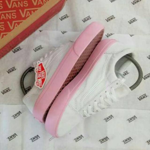 Sepatu Vans Oldskol White Pink Putih Sneakers Casual Kets Kerja Kuliah Kado Hadiah Cewek Wanita