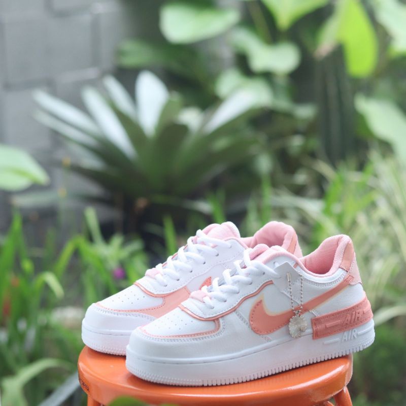 SEPATU SNEAKER KLASIK WANITA NIKE AF1 SHADOW