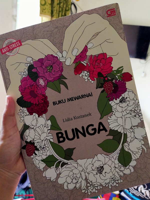 Buku Mewarnai Bunga Anti Stress