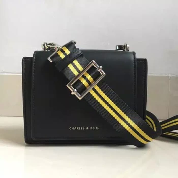 Terbaru... Tas cnk charles and &amp; keith ori original murah ck bag sling flap