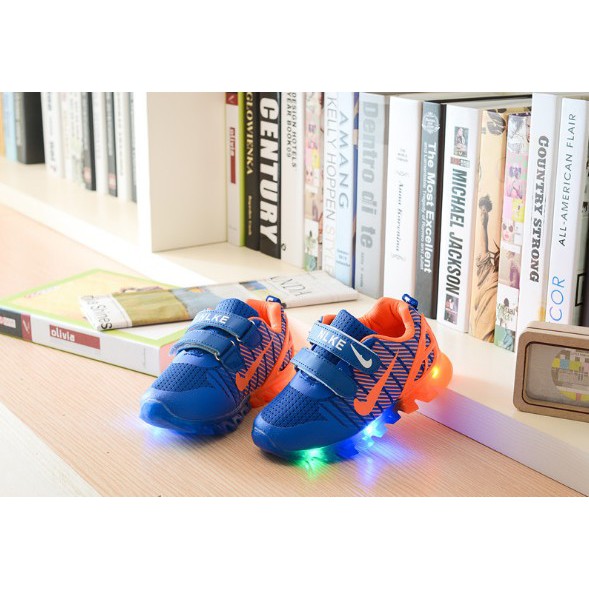 Sepatu Sports  Lampu LED Anak-anak 1 Tahun