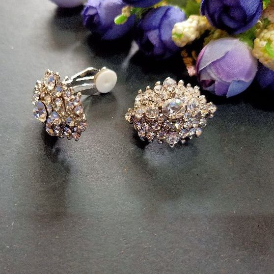 ANTING JEPIT ANTING GIWANG