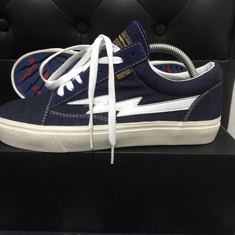 WORD DIVISION x ISSER BNIB 42