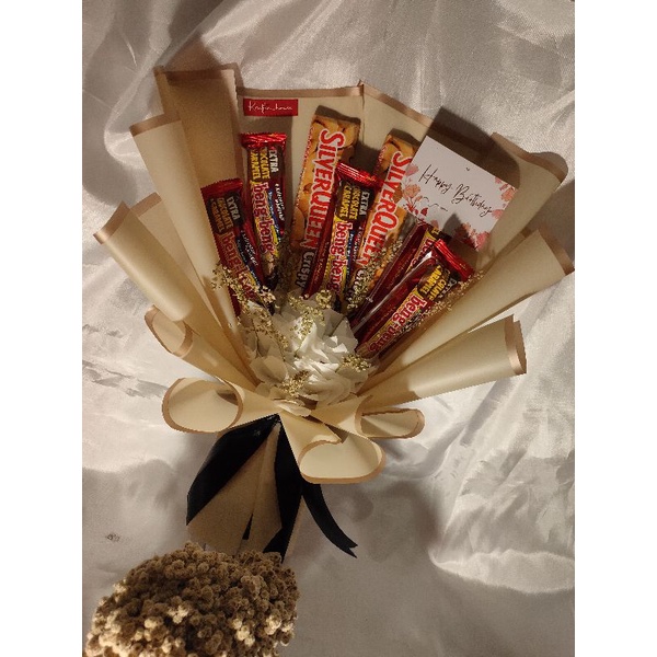 

BUCKET COKLAT/ BUKET COKLAT / BUKET UANG/ BOUQUET SNACK HADIAH WISUDA ULANG TAHUN ANNIVERSARY