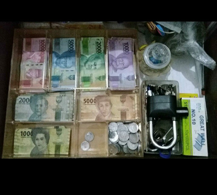 Tempat Uang (acrylic 3mm)