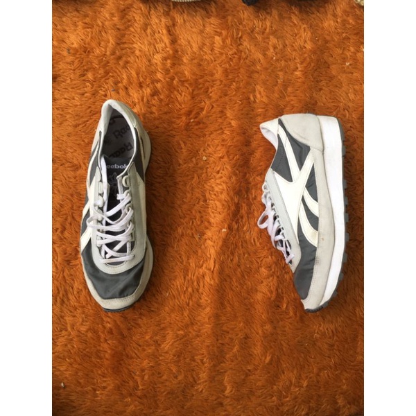 REEBOK CLASSIC AZTEC COLOUR GREEN TOSCA AND GREY USED ORIGINALS