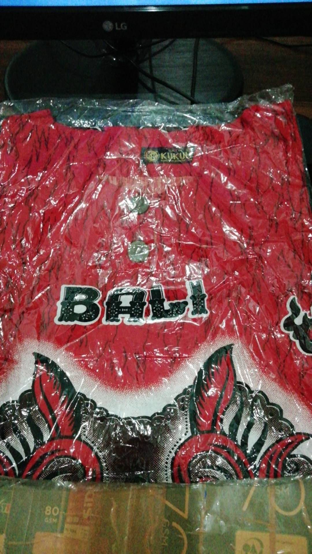 Produk Unggulan Baju Bali Motif Barong Serat Ukuran Dewasa Dasar Warna Random